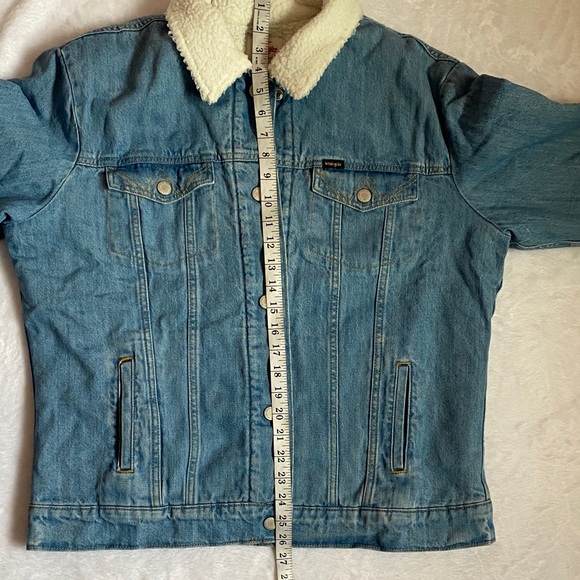 Wrangler Blue Denim Women’s Jacket with White Collar - Picture 8 of 10
